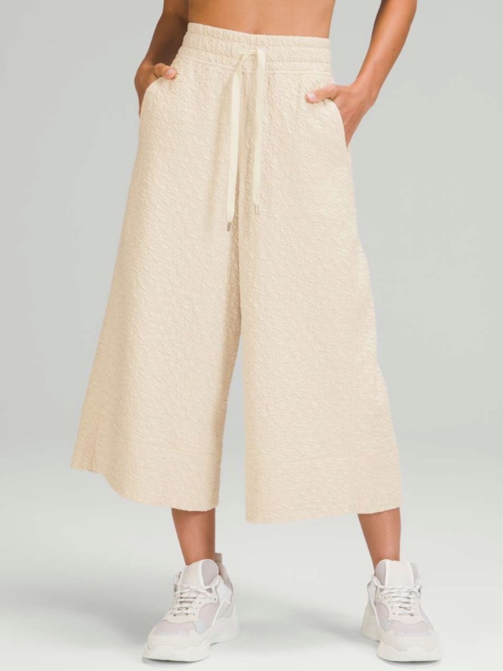 LULULEMON $128 RIPPLED WIDE LEG CROP
